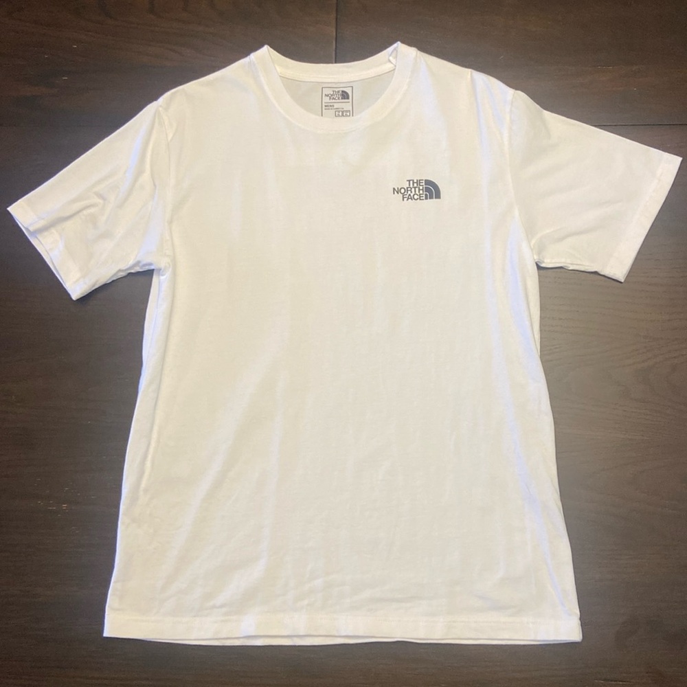 The North Face - T-Shirt - Sz Medium - White - condition 9.5/10.